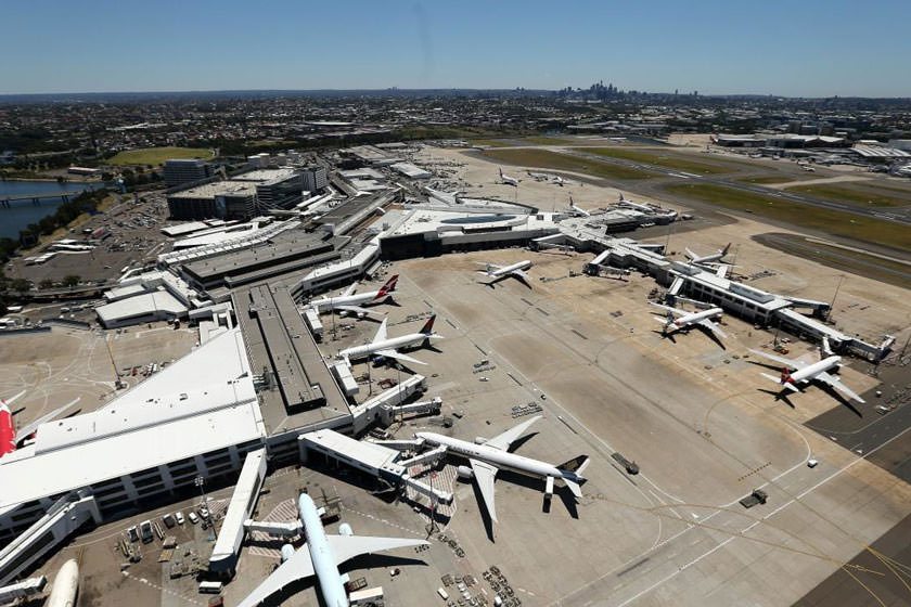 اشیای جامانده فرودگاه سیدنی حراج می‌شود | از امضای مسی تا شمشیر جنگ ستارگان - خبرخوان تی شین